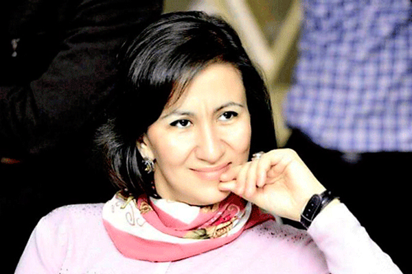 Elnaz Eyvazlı. Şeirlər.